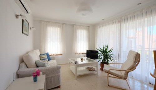 Apartment with Garden View