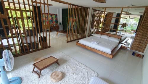 King Studio with Sofa Bed