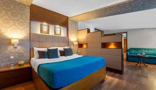 Penthouse Suite with Terrace