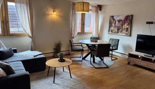 One-Bedroom Apartment with Shower