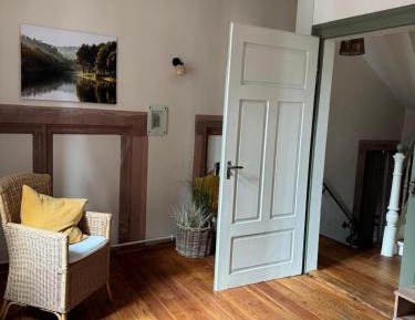 One-Bedroom Apartment with Shower