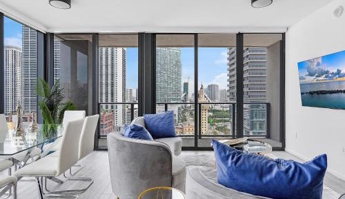 Three-Bedroom Apartment with Balcony