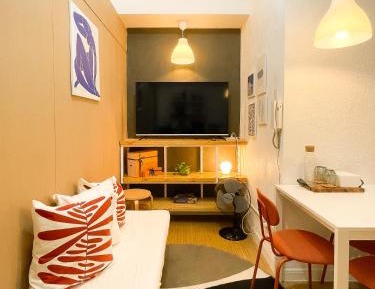 One-Bedroom Apartment with Balcony