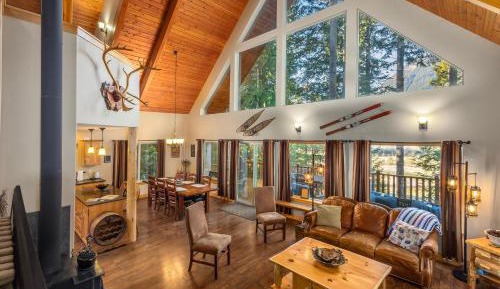 Four-Bedroom Holiday Home