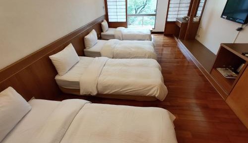 Quadruple Room with Mountain View