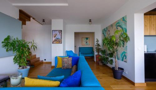 Four-Bedroom Apartment with Balcony 