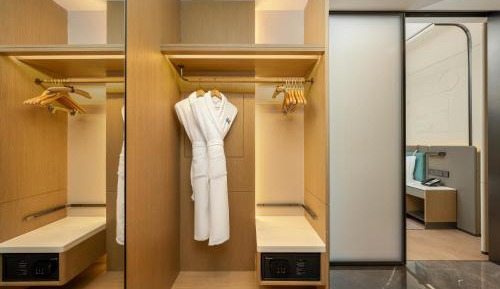 Standard King Room - Accessible