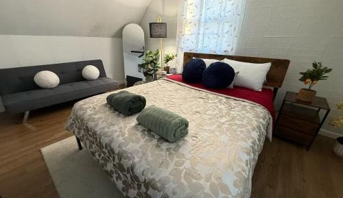 Double Room with Shared Bathroom