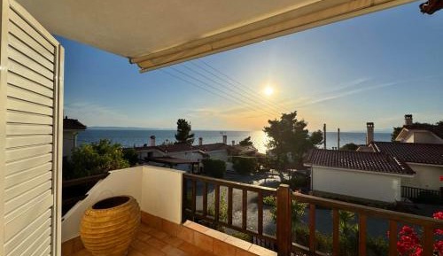 One-Bedroom Apartment with Balcony and Sea View