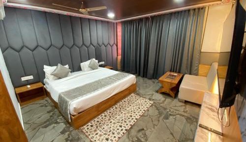 King Room with Pool View