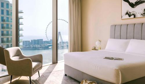 Three-Bedroom Apartment with Ain Dubai View