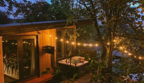 One-Bedroom Apartment with Garden View