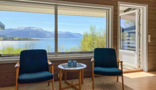 Three-Bedroom Holiday Home 