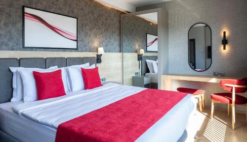 Standard Room with Land Side