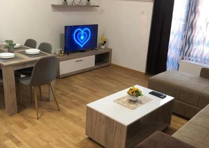 Apartment with Garden View