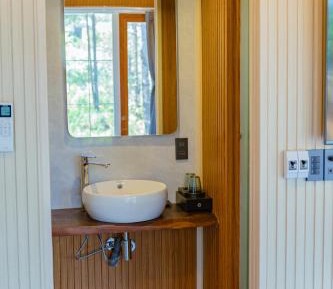 Bungalow with Garden View