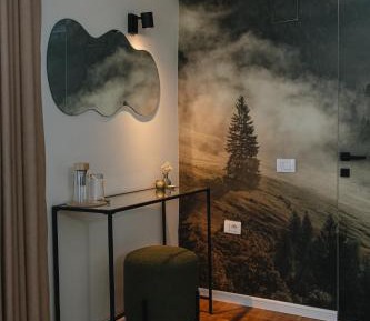 Deluxe Room (2 Adults + 1 Child)
