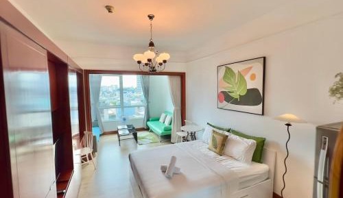 King Studio with Sofa Bed