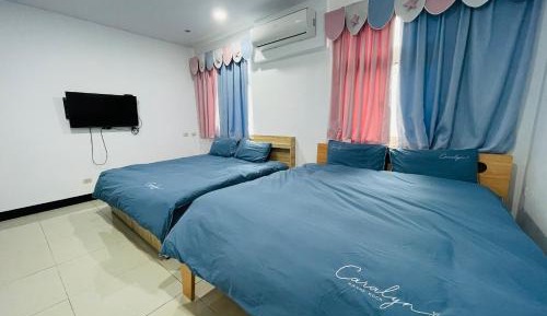 Quadruple Room with Private Bathroom