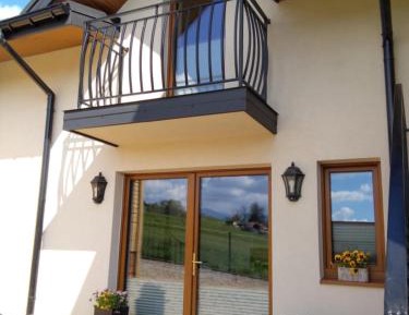 Apartment with Mountain View