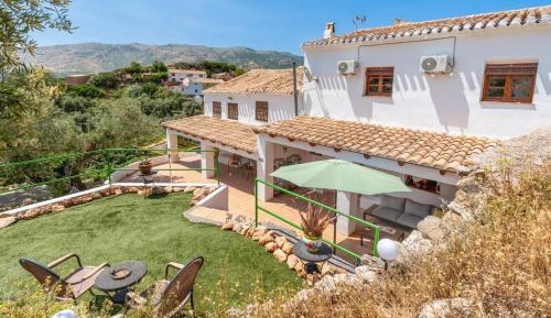 Four-Bedroom Holiday Home