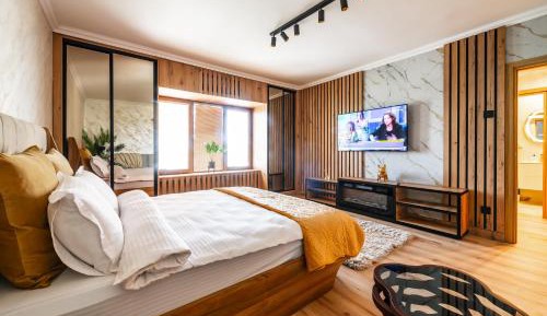 Deluxe One-Bedroom Apartment with City View