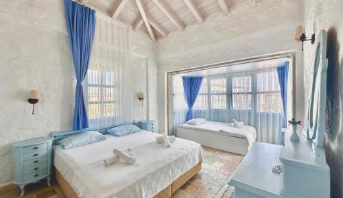 Deluxe Double Room with Extra Bed