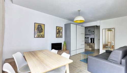 One-Bedroom Apartment