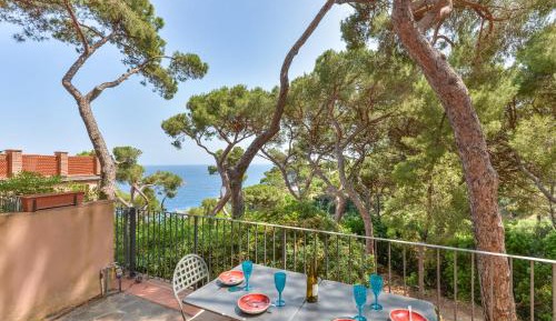 Superior One-Bedroom Apartment with Balcony