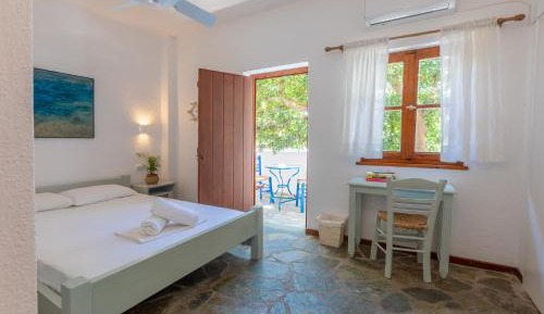 Triple Room with Garden View