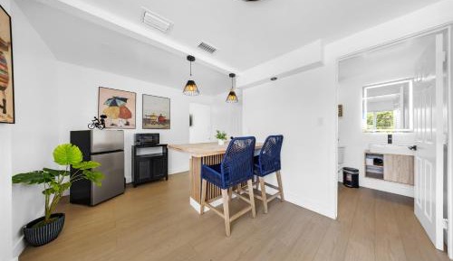 One-Bedroom Deluxe Apartment