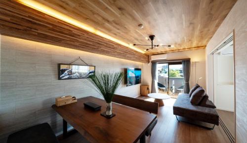 Two-Bedroom Deluxe Apartment with Balcony