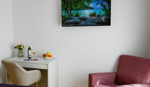 Standard Queen Room