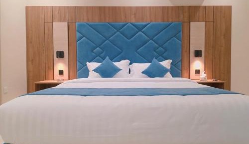Deluxe Double Room (2 Adults + 1 Child)