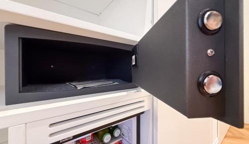 Double Room Queen Deluxe - Annex Building