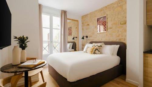 Studio Apartment with Double Bed - Ground Floor