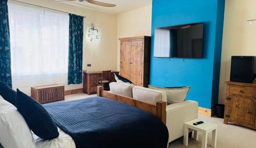 Deluxe King Room
