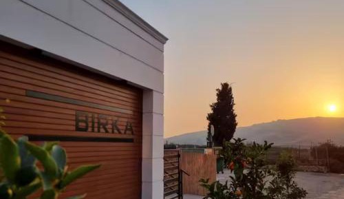 Apartment with Lake View