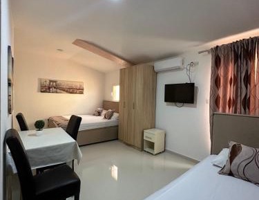 Comfort Triple Room with Shower