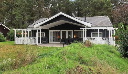 Three-Bedroom Holiday Home 