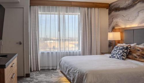 Junior King Suite with Seating Area