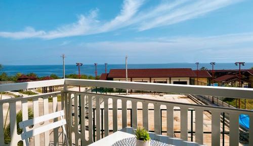 One-Bedroom Apartment with Sea View and Balcony