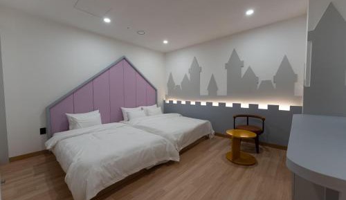 Triple Room with City View