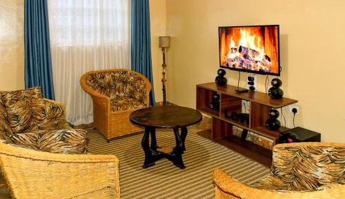 Deluxe Double Room (2 Adults + 1 Child)