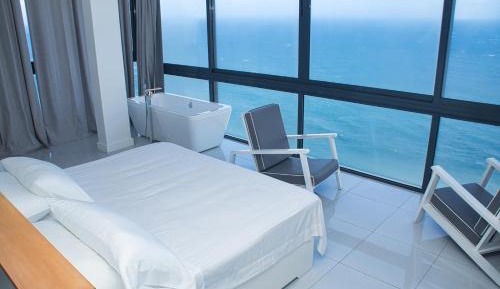 Deluxe Suite with Sea View