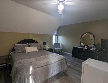 Queen Room