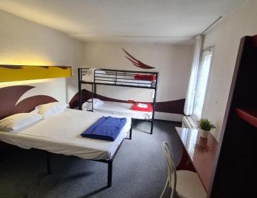 Quadruple Room with Private Bathroom