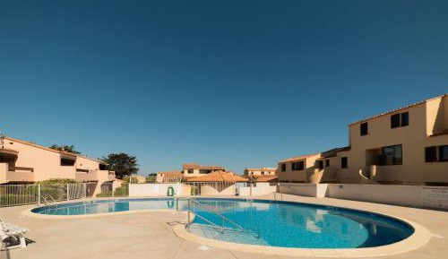Superior One-Bedroom Apartment with Balcony