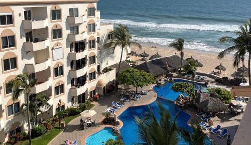 Apartment with Garden View
