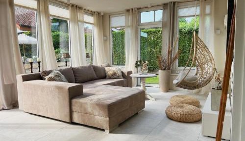 Bungalow - Water Front 